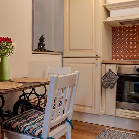 Old Town Apartment Craiova Esterno foto