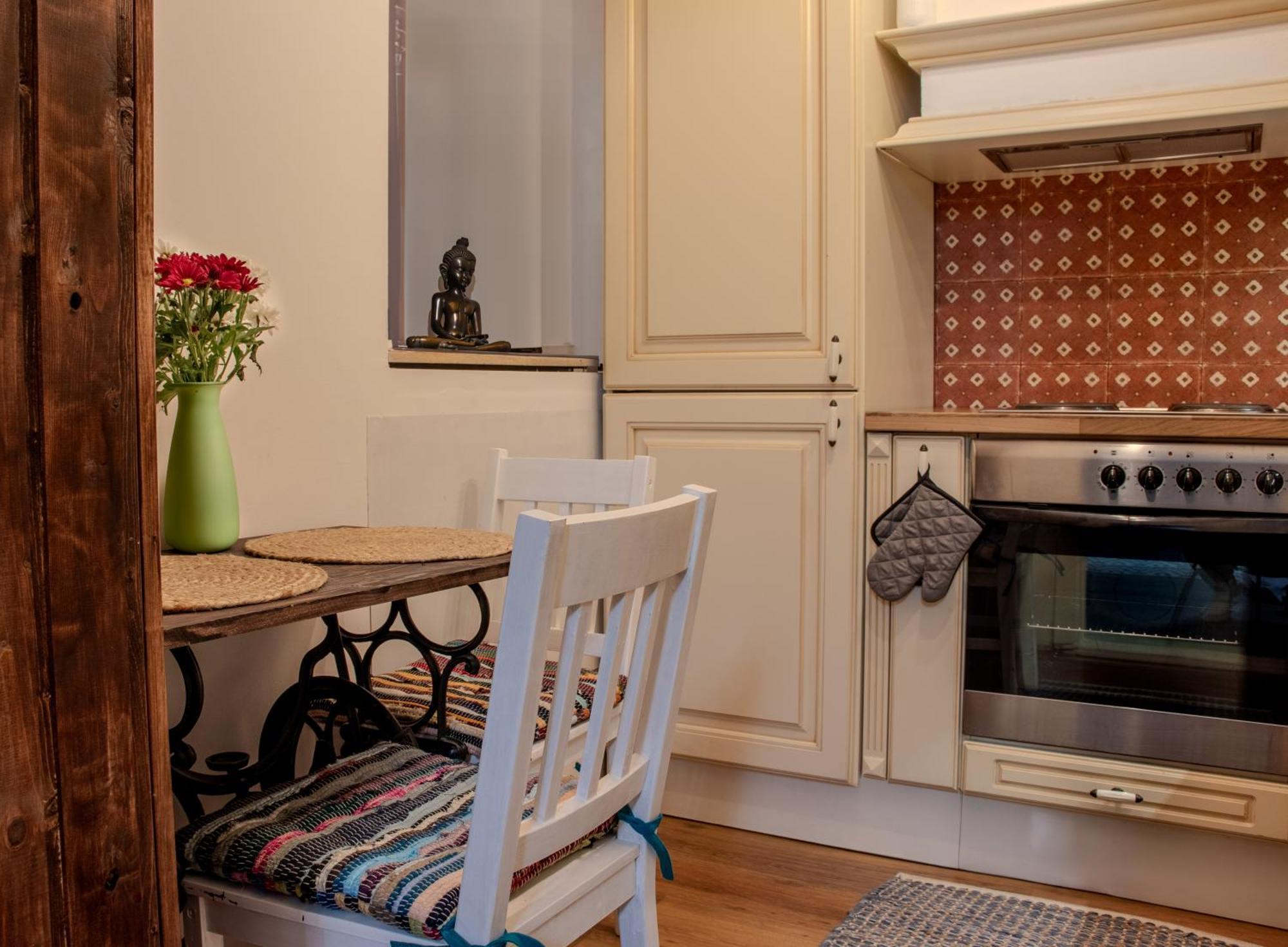 Old Town Apartment Craiova Esterno foto